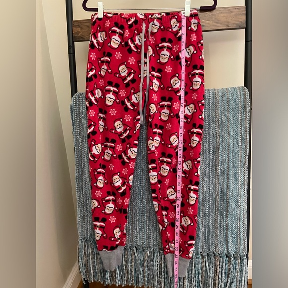 Christmas Santa Pajamas Set EUC - Picture 8 of 9